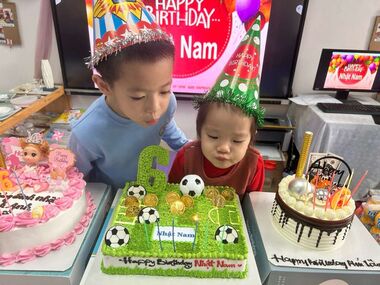 Thật vui khi được đón tuổi mới cùng cô và các bạn