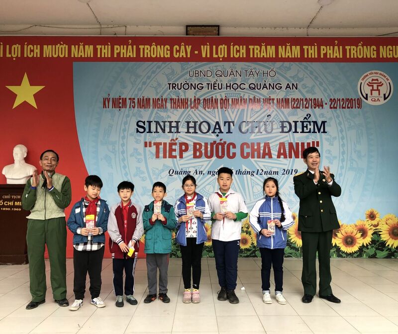 Tự hào truyền thống Quân đội nhân dân Việt Nam anh hùng. 