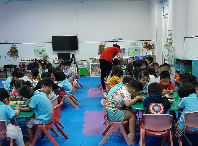 Trường Mầm non Tứ Liên nỗ lực trong hoạt động chăm sóc - nuôi dưỡng trẻ mầm non