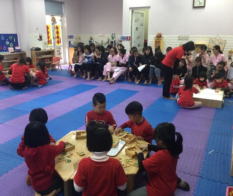 Trường mầm non Tứ Liên lên tiết kiến tập cho sinh viên trường Đại học thủ đô