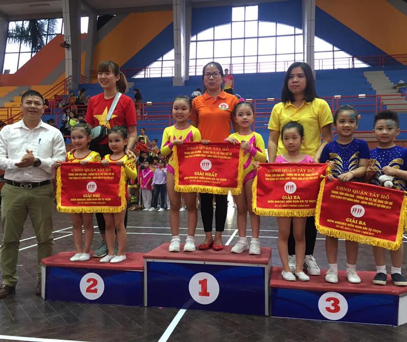 Các bé trường MN Tứ Liên tham gia thi AEROBIC cấp Quận