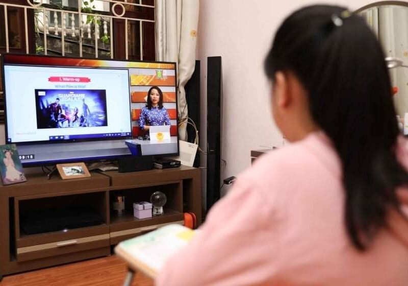 Học sinh Hà Nội tiếp tục nghỉ học đến 15/4, tăng cường học qua truyền hình