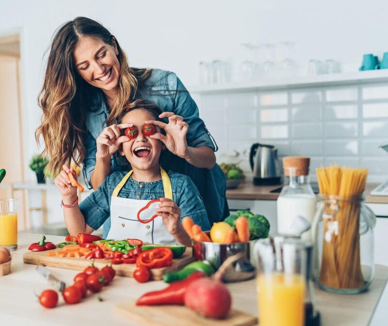 Cha mẹ phải làm gì khi con biếng ăn, kén ăn?