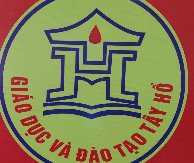 Dạy trẻ cách đi dép