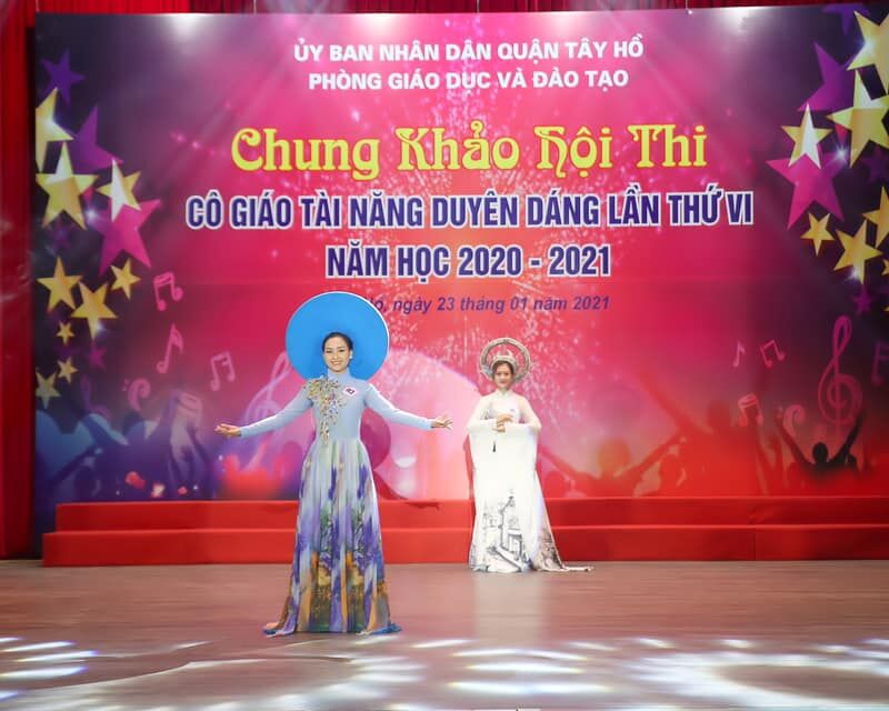 Chung khảo hội thi Cô giáo tài năng duyên dáng Quận Tây Hồ năm 2021