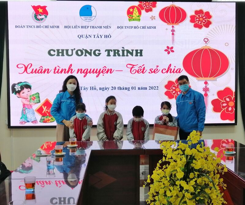 XUÂN TÌNH NGUYỆN - TẾT SẺ CHIA