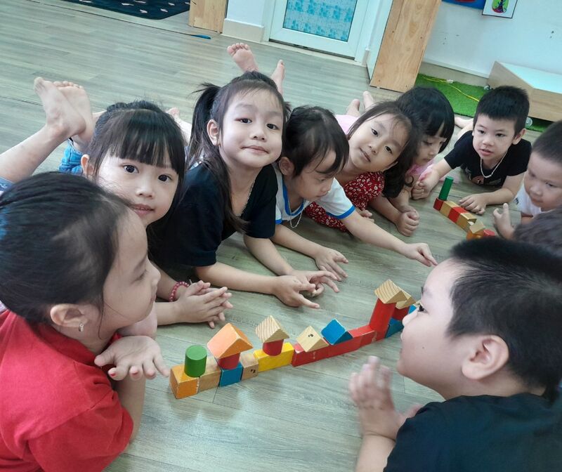 Cùng học với các bạn lớp mẫu giáo lớn nào !!!