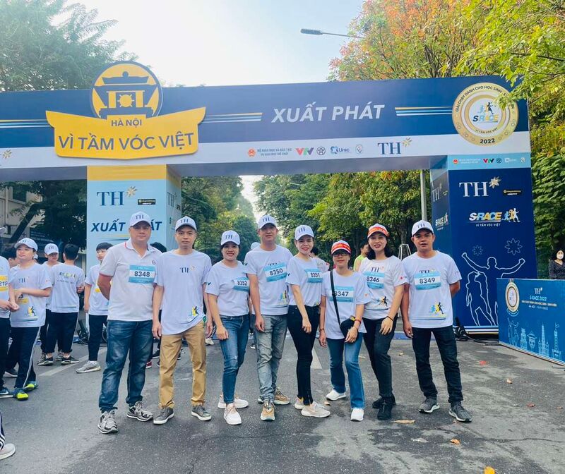 Cán bộ giáo viên nhân viên nhà trường tham gia giải chạy “S-RACE  2022” Chào mừng 40 năm ngày Nhà giáo Việt Nam 20/11 tại Hồ Hoàn Kiếm