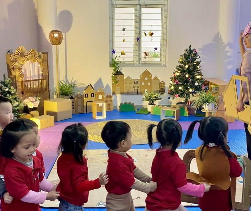 Trường mầm non Tứ Liên  tổ chức kiến tập tiết thi giỏi cấp quận tại lớp D1