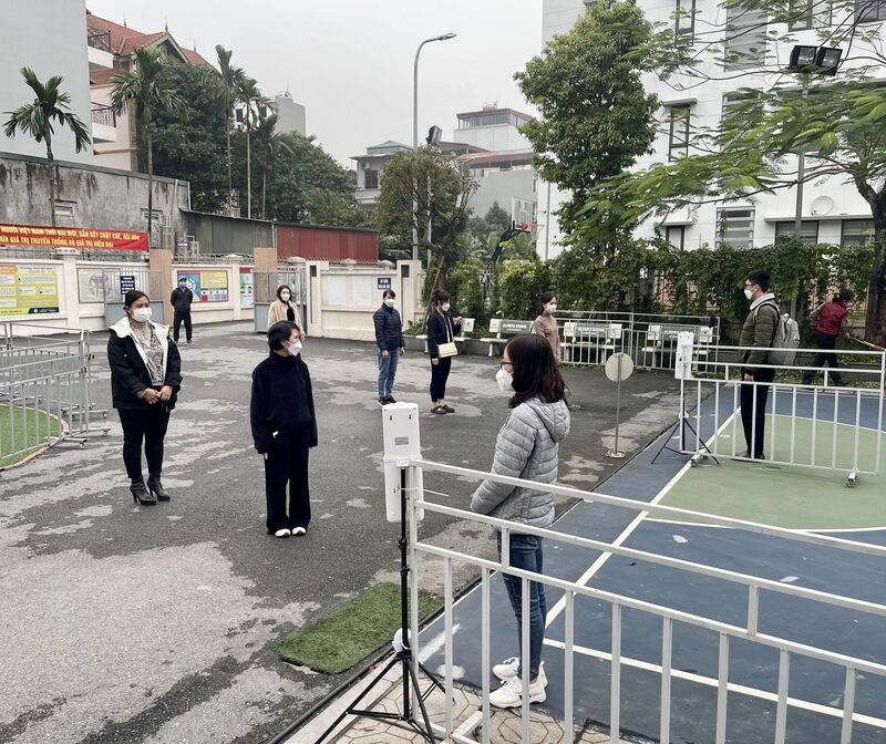 TRƯỜNG TIỂU HỌC TỨ LIÊN TẬP HUẤN VÀ TỔ CHỨC DIỄN TẬP ĐÓN HỌC SINH TRỞ LẠI TRƯỜNG HỌC NHẰM ĐẢM BẢO CÔNG TÁC PHÒNG CHỐNG DỊCH BỆNH COVID-19