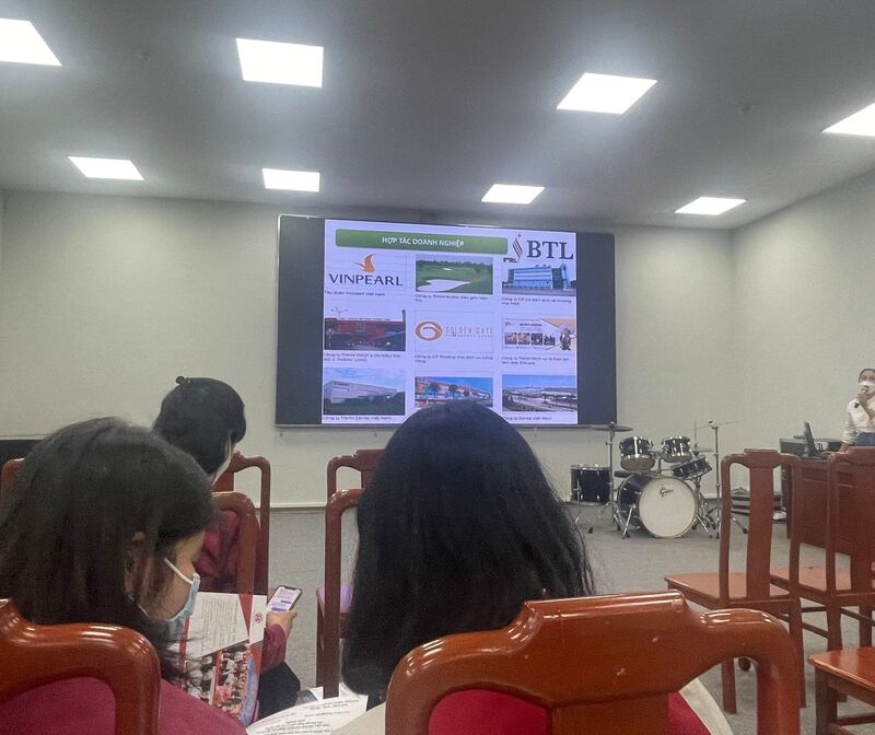 HỘI THẢO HƯỚNG NGHIỆP DÀNH CHO KHỐI 9