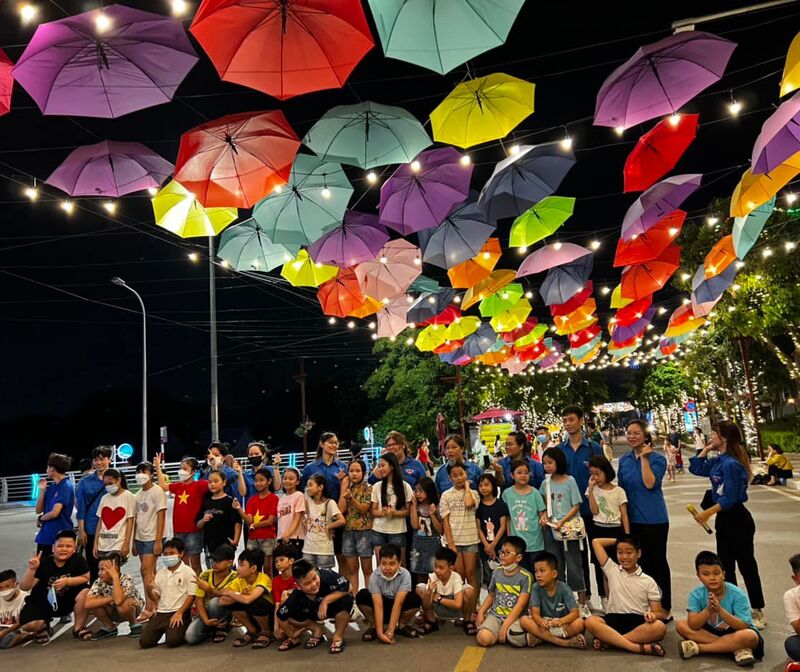 ​ Đoàn viên, thanh thiếu nhi trường Tiểu học Nhật Tân tham gia “ Sân chơi cuối tuần “ tại phố đi bộ Trịnh Công Sơn   ​