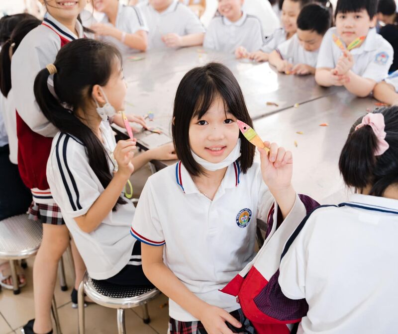 ❤️ Những ngày hè, sân trường vắng, bỗng thấy nhớ những nụ cười trong trẻo, tiếng nô đùa của các con học sinh ❤️ Chúc các con có những ngày hè vui vẻ, bổ ích bên người thân và gia đình ❤️  📸 Chùm ảnh trong ngày hội sách - stem 📸