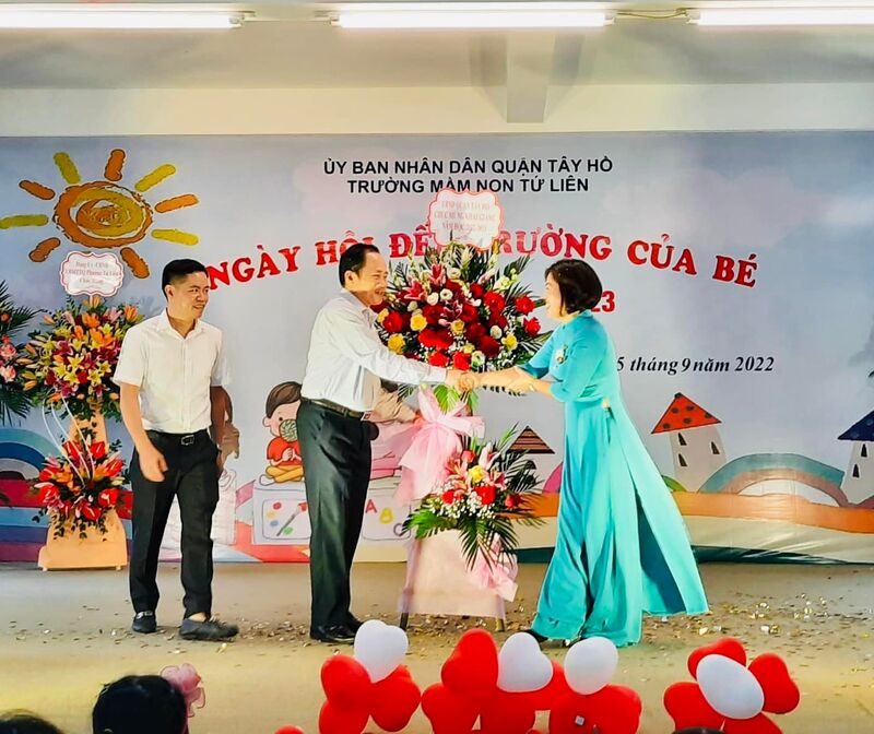 Niềm vui ngày khai trường