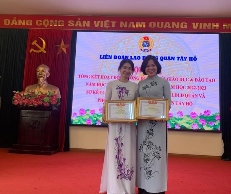 Công đoàn trường mầm non Tứ Liên được LĐLĐ quận Tây Hồ khen thưởng thành tích xuất sắc năm học 2021 - 2022