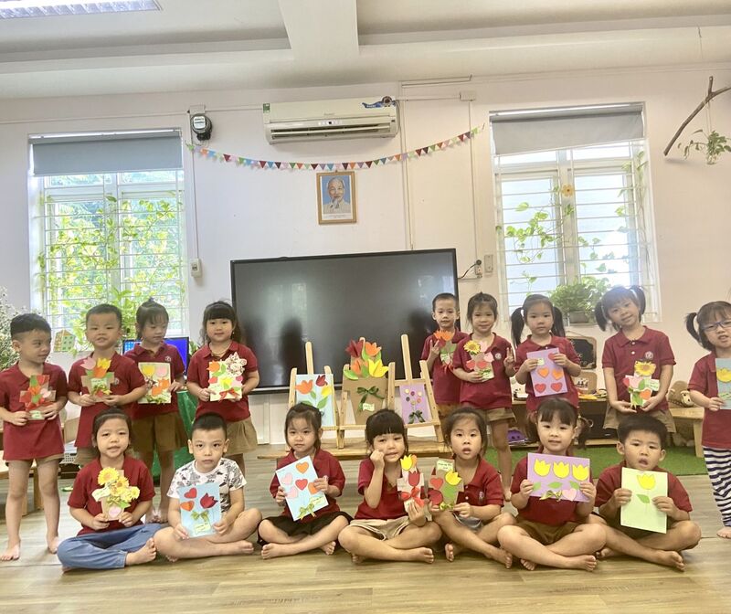 Các bé khối MGN chào mừng ngày 20/10