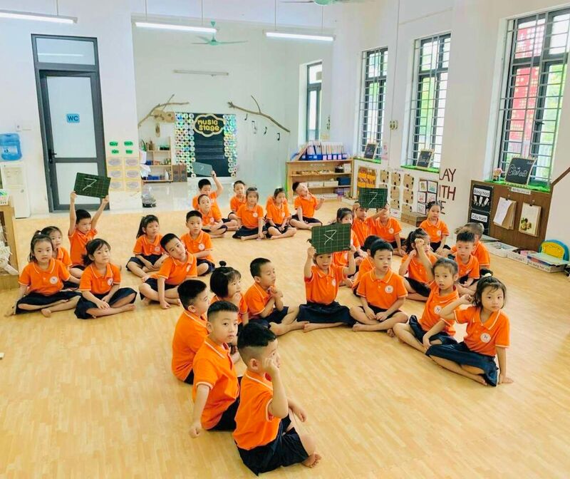 🔢🌈 Vui Học Toán: Làm quen với số 7️⃣🌟