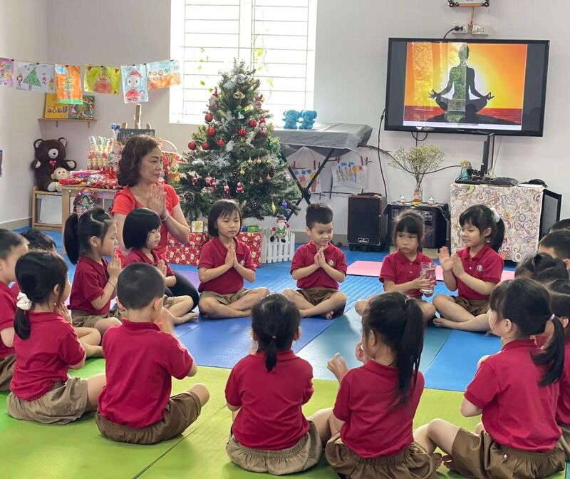 Trường mầm non Tứ Liên tổ chức kiến tập hoạt động phát triển thể chất tại lớp A1 - Cô giáo Đỗ Thị Tuyết Lan