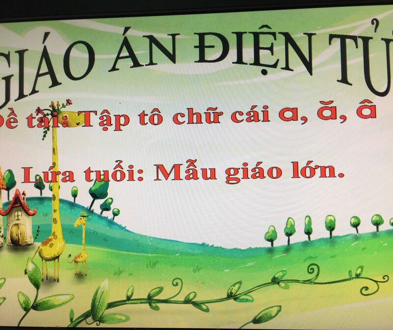 Làm quen chữ viết: Tập tô a,ă,â