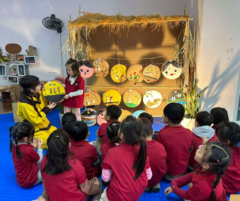 Trường mầm non Tứ Liên tổ chức kiến tập hoạt động tạo hình tại lớp A2 - Cô giáo Nguyễn Thị Việt Hà