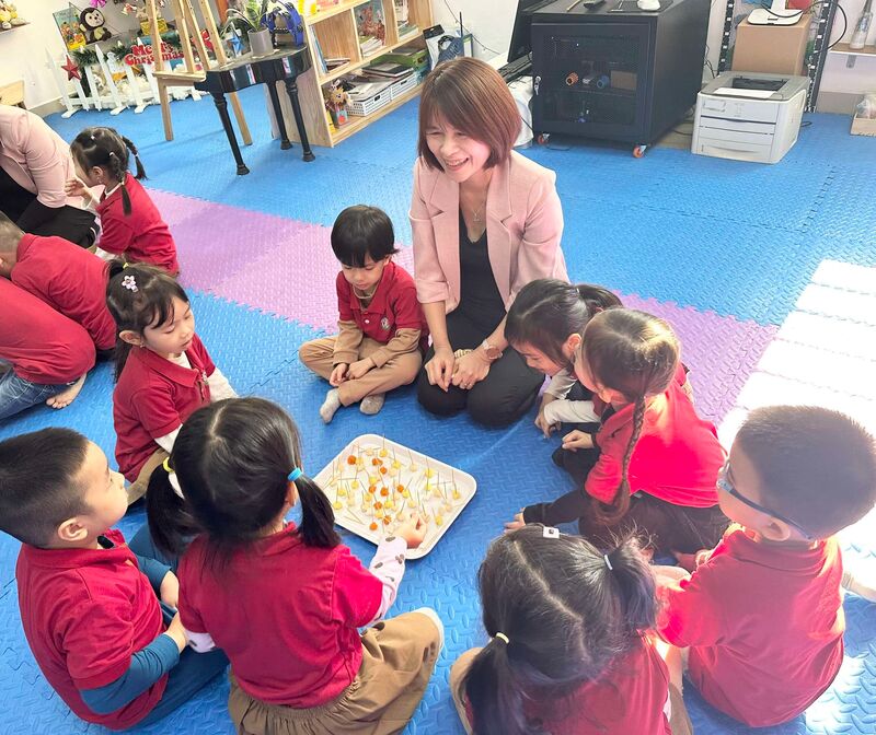 TRƯỜNG MẦM NON TỨ LIÊN TỔ CHỨC CHO GIÁO VIÊN KIẾN TẬP TIẾT ĐẠT GIẢI CAO TRONG HỘI THI GIÁO VIÊN - NHÂN VIÊN GIỎI CẤP TRƯỜNG NĂM HỌC 2023-2024