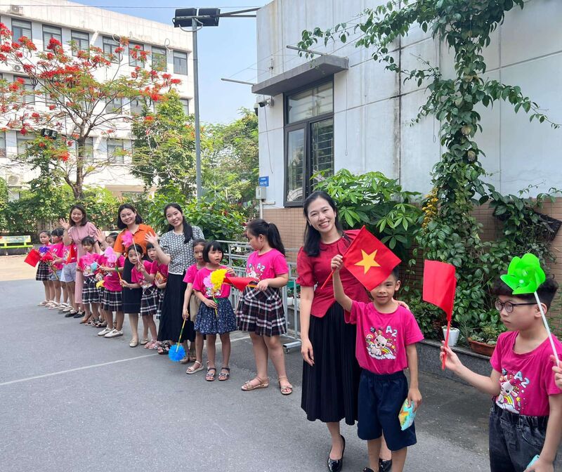 TRƯỜNG TH TỨ LIÊN: 🌈CHÀO ĐÓN CÁC BÉ MẦM NON 5 TUỔI - THAM GIA HOẠT ĐỘNG TRẢI NGHIỆM  TẠI TRƯỜNG TIỂU HỌC TỨ LIÊN