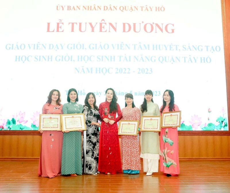 Lễ tuyên dương giáo viên dạy giỏi, giáo viên tâm huyết sáng tạo, học sinh giỏi, học sinh tài năng quận Tây Hồ
