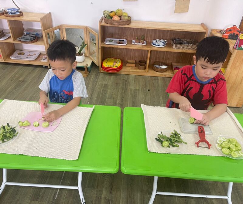 🌸🌸  Các bạn học sinh mẫu giáo lớn hào hứng tham gia vào hoạt động thực hành cuộc sống 🌸🌸