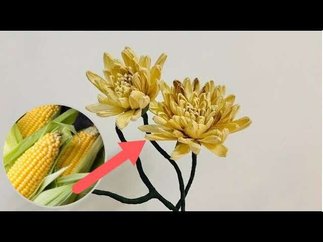 Hoạt động tạo hình: Làm hoa từ bẹ ngô