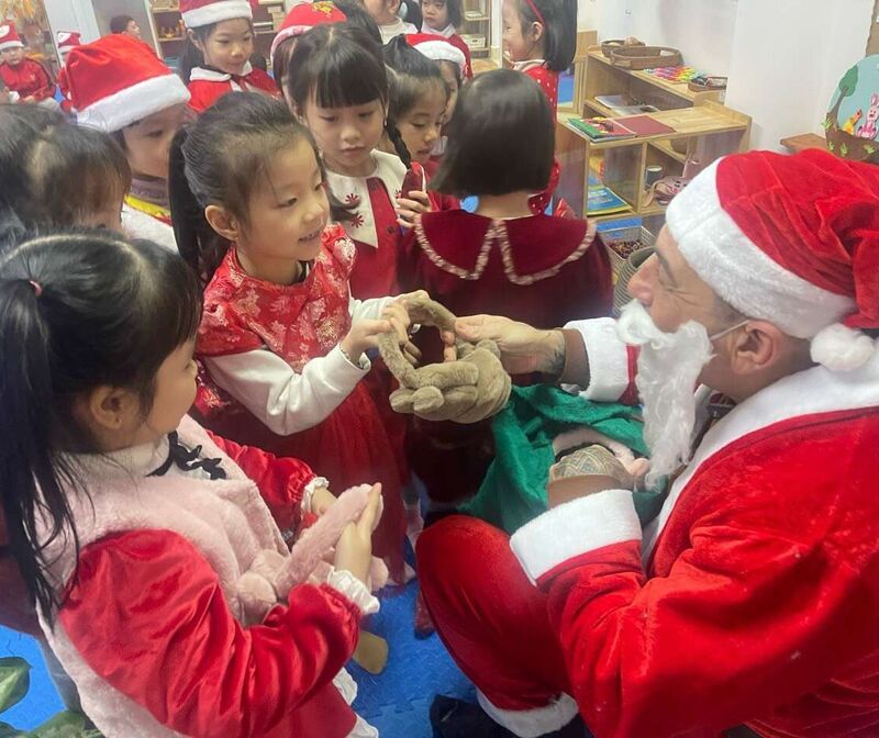 Giáng sinh ấm áp cùng cô và các bạn