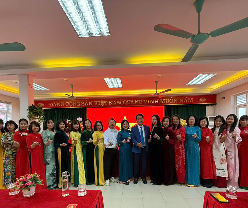 CHI BỘ TRƯỜNG MẦM NON TỨ LIÊN LONG TRỌNG TỔ CHỨC ĐẠI HỘI CHI BỘ NHIỆM KỲ 2025- 2027