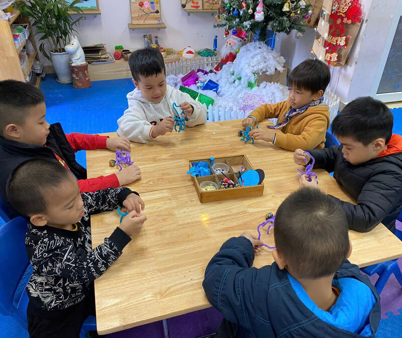 Tạo hình :"Làm con nhện" của các bé lớp B3