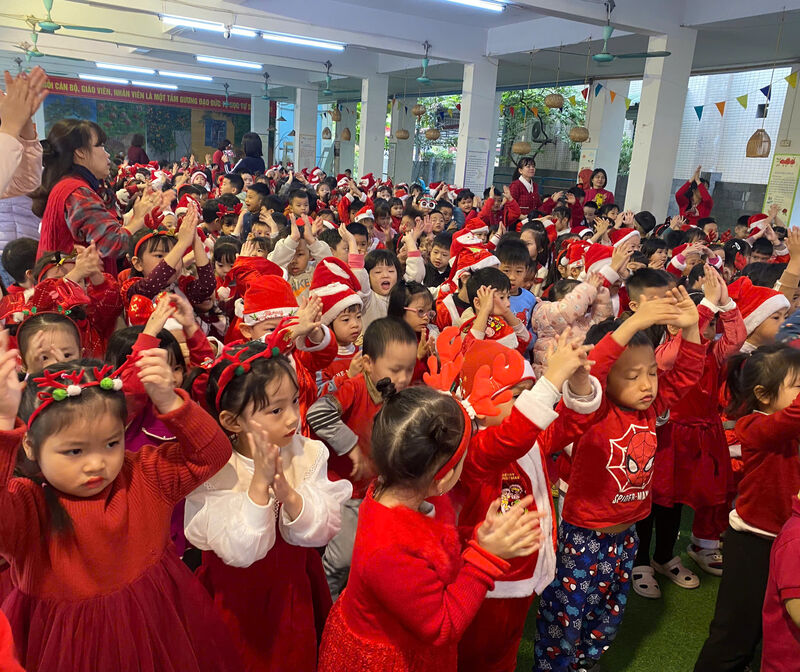 NỤ CƯỜI HẠNH PHÚC MÙA GIÁNG SINH