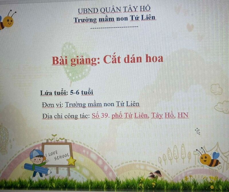 Hoạt động : Cắt dán hoa