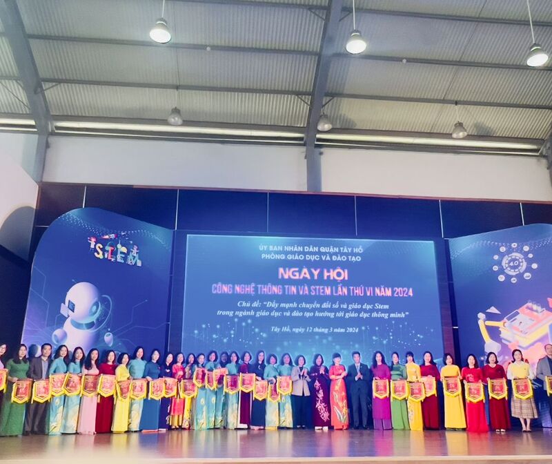 Ngày hội CNTT và STEM lần thứ VI năm 2024