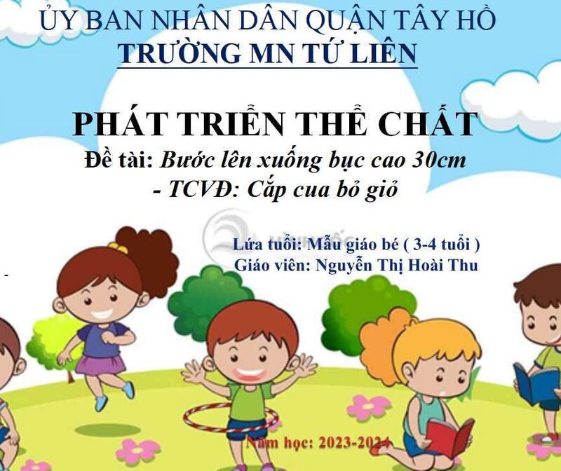 Phát triển vận động: Bước lên xuống bục cao 30 cm