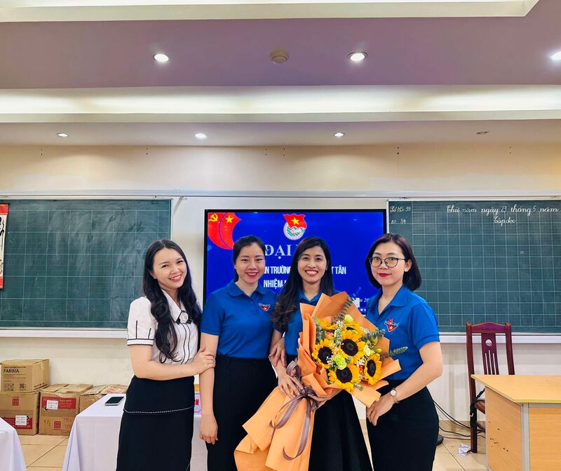 Chi đoàn Tiểu học Nhật Tân tổ chức kiện toàn BCH Chi đoàn