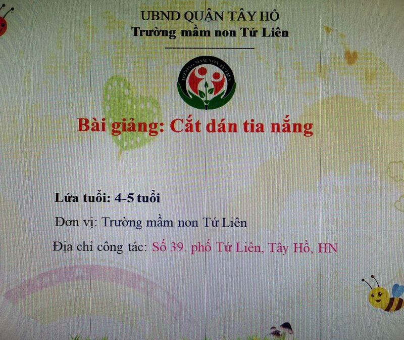 Hoạt động tạo hình:  Cắt dán tia nắng