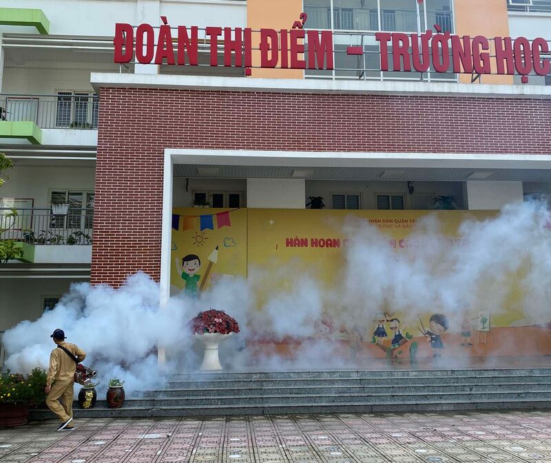CÔNG TÁC PHUN THUỐC MUỖI PHÒNG CHỐNG SỐT XUẤT HUYẾT TẠI TRƯỜNG MẦM NON ĐOÀN THỊ ĐIỂM