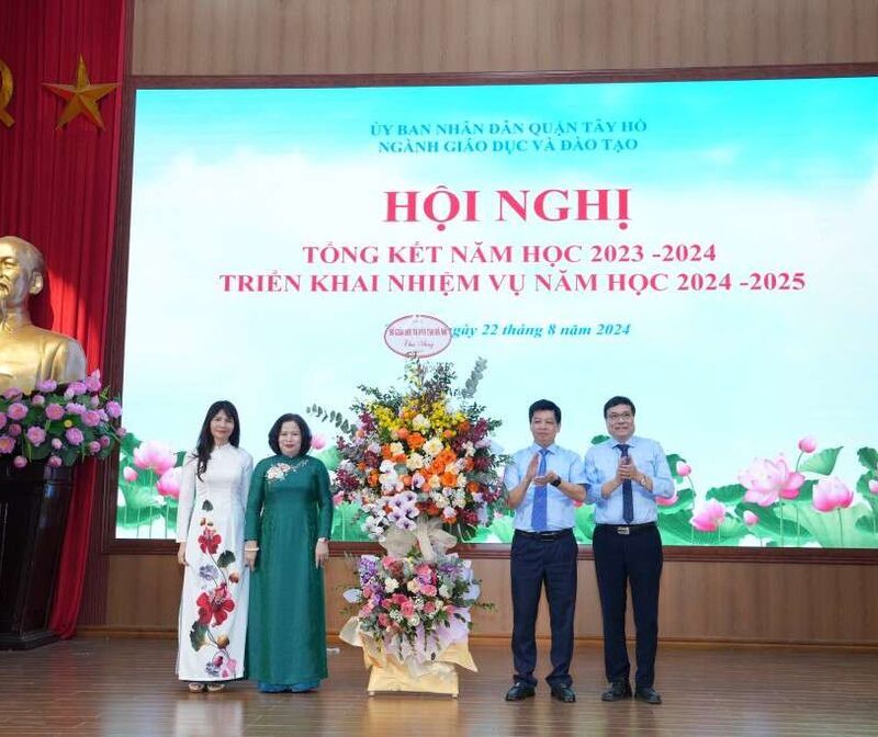 HỘI NGHỊ TỔNG KẾT NĂM HỌC 2023-2024 VÀ TRIỂN KHAI NHIỆM VỤ NĂM HỌC 2024-2025 NGÀNH GIÁO DỤC VÀ ĐÀO TẠO QUẬN TÂY HỒ