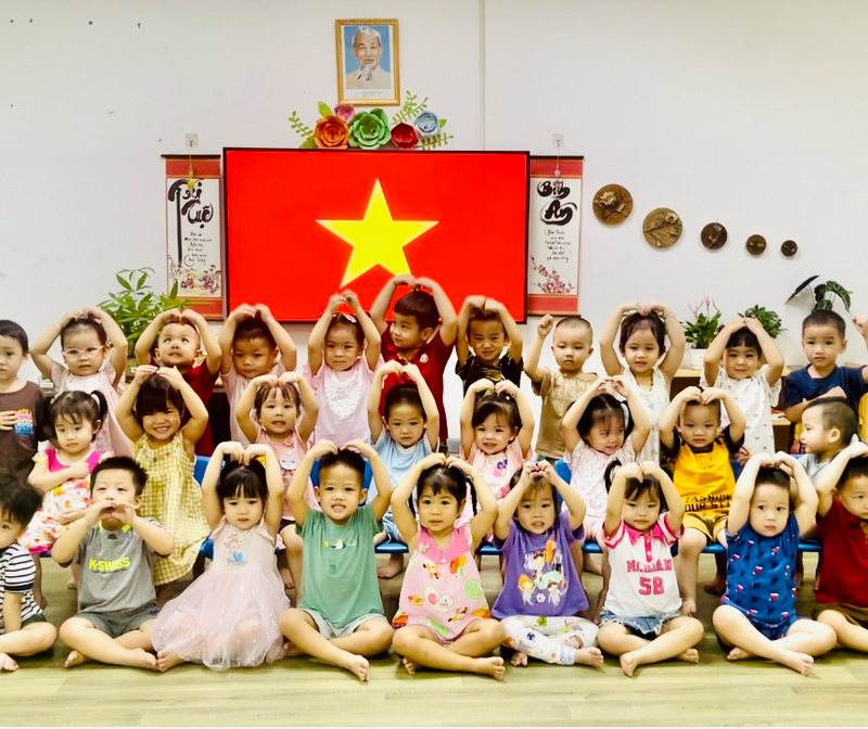 Các bé lớp MGB-C2 hưởng ứng ngày Quốc Khánh 2/9 ​​​​​​​​!