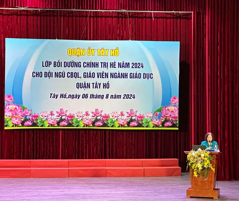 TRƯỜNG MẦM NON TỨ LIÊN THAM GIA BỒI DƯỠNG CHÍNH TRỊ HÈ