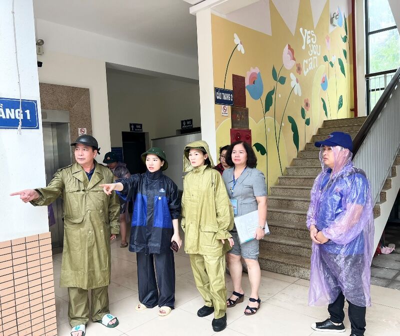 Phòng Giáo dục và Đào tạo quận Tây Hồ tập trung khắc phục hậu quả bão số 3 và mưa lũ sau bão