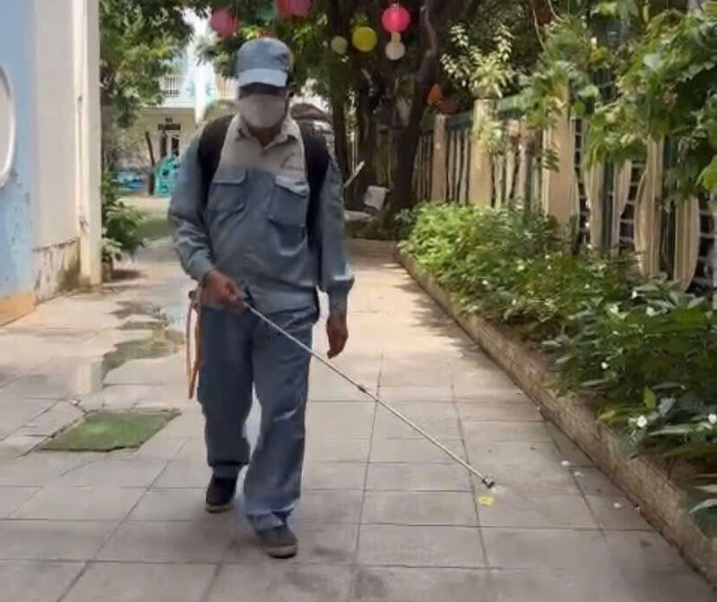 Trường Mầm non Tứ Liên tiếp tục công tác vệ sinh khử khuẩn phòng chống dịch bệnh sau lũ