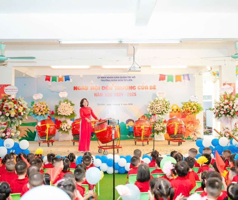 TƯNG BỪNG NGÀY HỘI ĐẾN TRƯỜNG CỦA CÔ VÀ TRÒ TRƯỜNG MẦM NON TỨ LIÊN