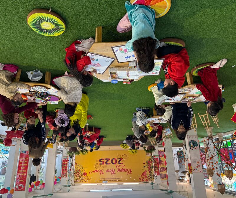 CUỘC THI SÁNG TẠO TRANH TRONG CHUỖI SỰ KIỆN CHÀO ĐÓN XUÂN ẤT TỴ 2025 CỦA TRƯỜNG MẦM NON TỨ LIÊN