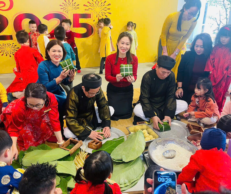 ​   Trường Mầm Non Tứ Liên Với các hoạt động sôi nổi chào đón năm mới, Xuân Ất Tỵ 2015