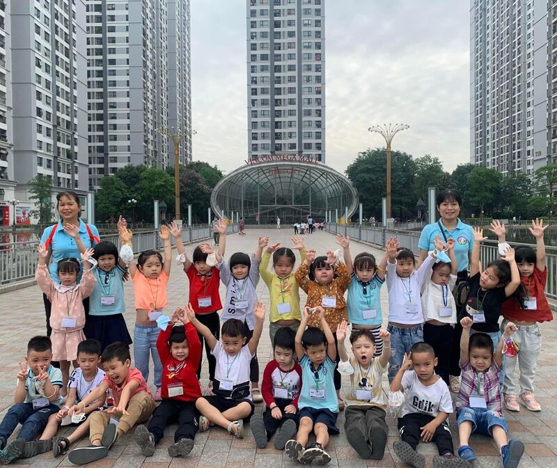 Hoạt động trải nghiệm của các con học sinh tại khu vui chơi Time City