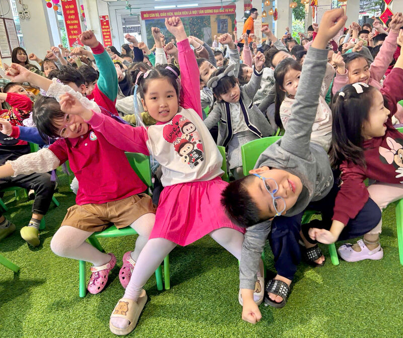 NGÀY HỘI TRẢI NGHIỆM KĨ NĂNG SỐNG TẠI TRƯỜNG MẦM NON TỨ LIÊN VỚI CHỦ ĐỀ “KĨ NĂNG PHÒNG TRÁNH NGUY CƠ BỊ NGỘ ĐỘC TỪ ĐỒ ĂN ĐỒ UỐNG KHÔNG AN TOÀN”