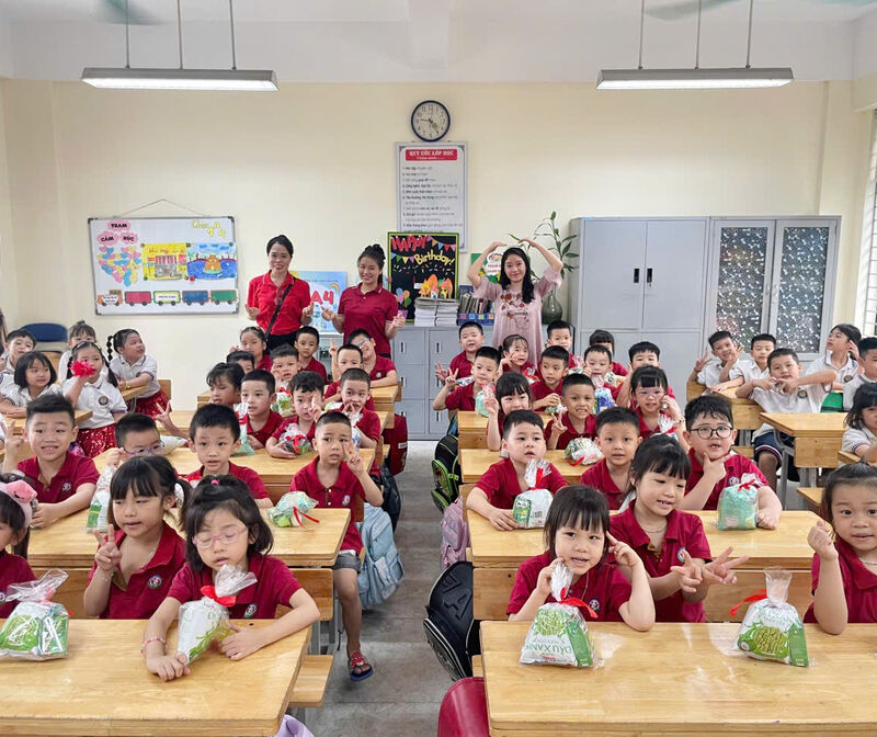 TRƯỜNG MẦM NON TỨ LIÊN TỔ CHỨC CHO HỌC SINH KHỐI MẪU GIÁO LỚN VÀ PHỤ HUYNH THAM QUAN TRƯỜNG TIỂU HỌC TỨ LIÊN